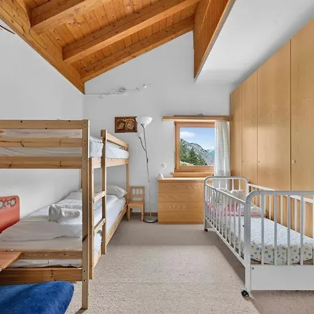 דירה 5 Bedrooms Family Near Sankt Moritz צואוץ