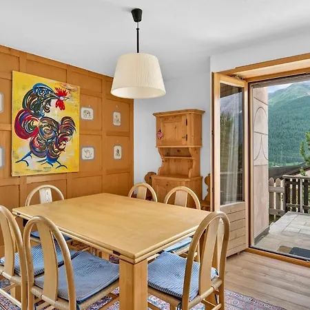 5 Bedrooms Family Near Sankt Moritz דירה צואוץ
