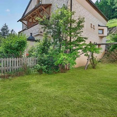 5 Bedrooms Family Near Sankt Moritz דירה *